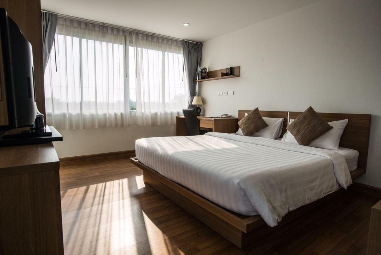 Winner Serviced Apartment Si Maha Phot Exterior photo